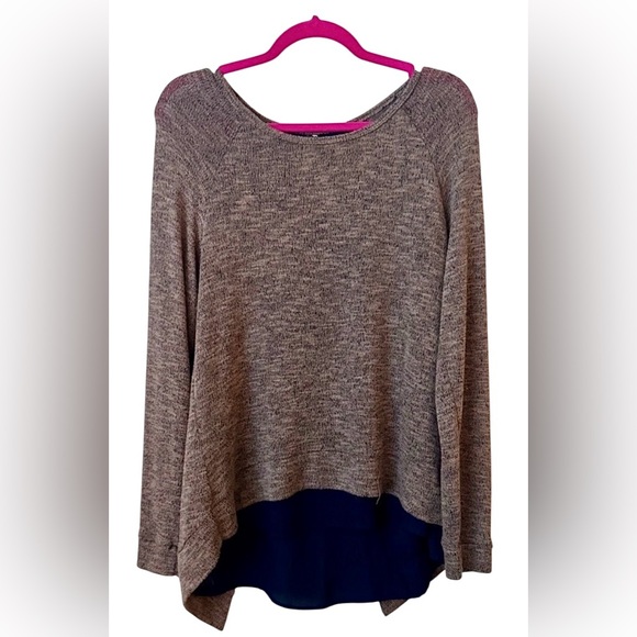 Design Lab Lord & Taylor Tops - Design Lab Lord & Taylor Gray Tunic with Navy Underlay